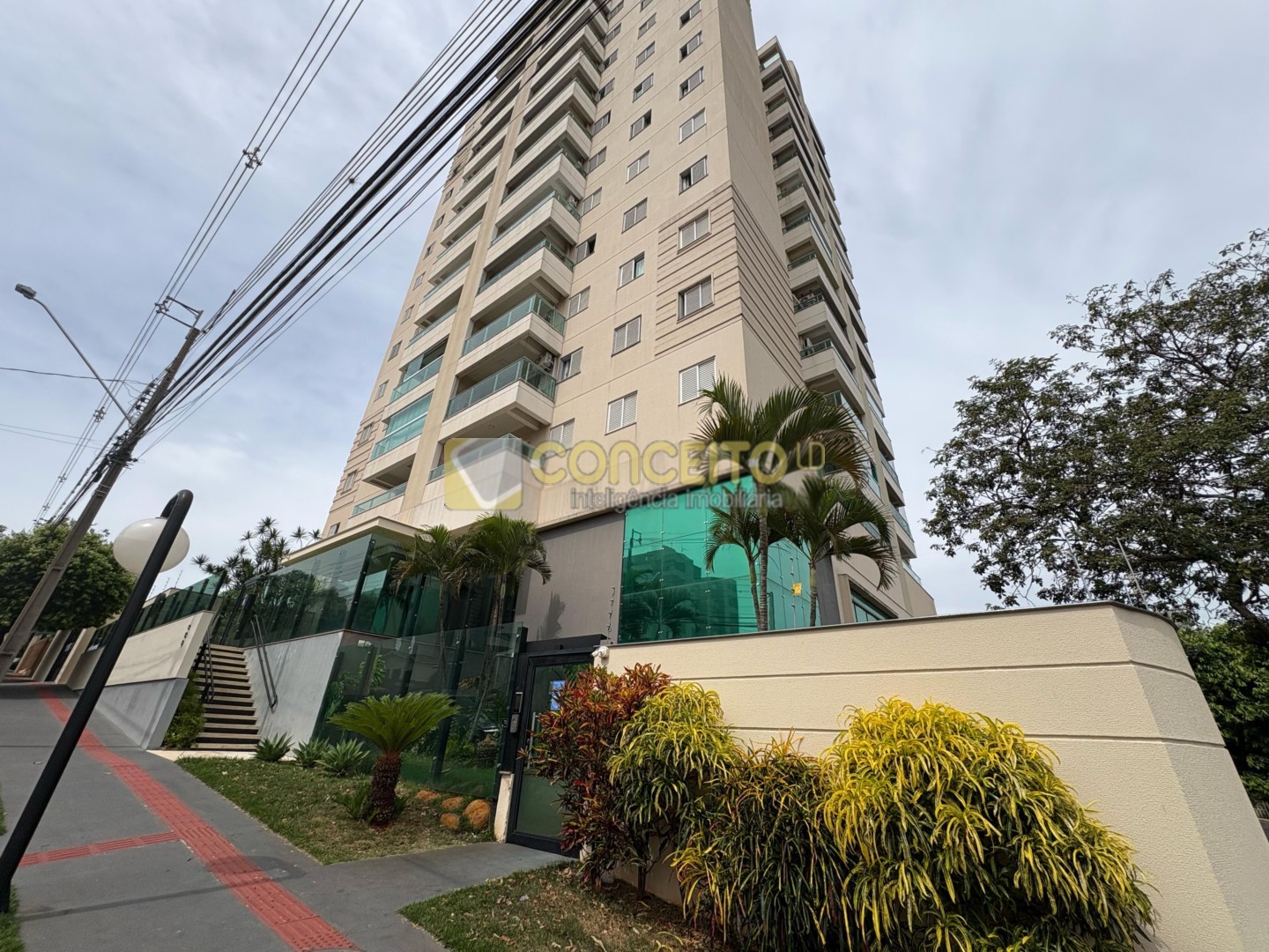 Apartamento para locacao no Jardim Higienopolis em Londrina com 117,28m² por R$ 2.300,00