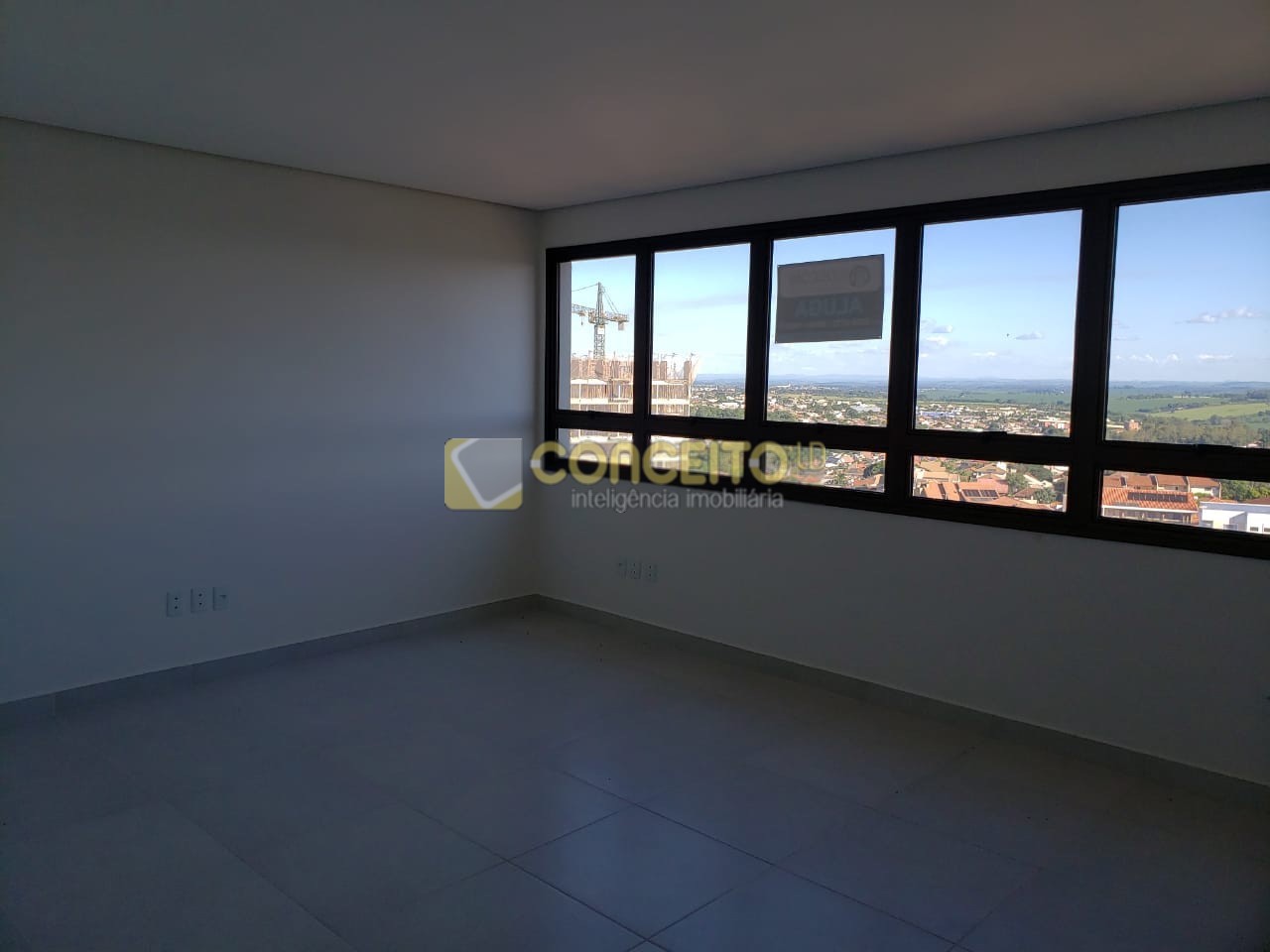 Sala Comercial para locacao no Centro em Cambe com 0m² por R$ 1.000,00