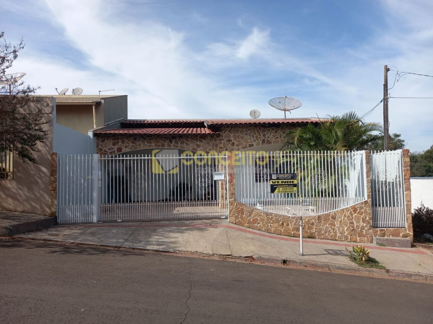 01 FACHADA.jpg