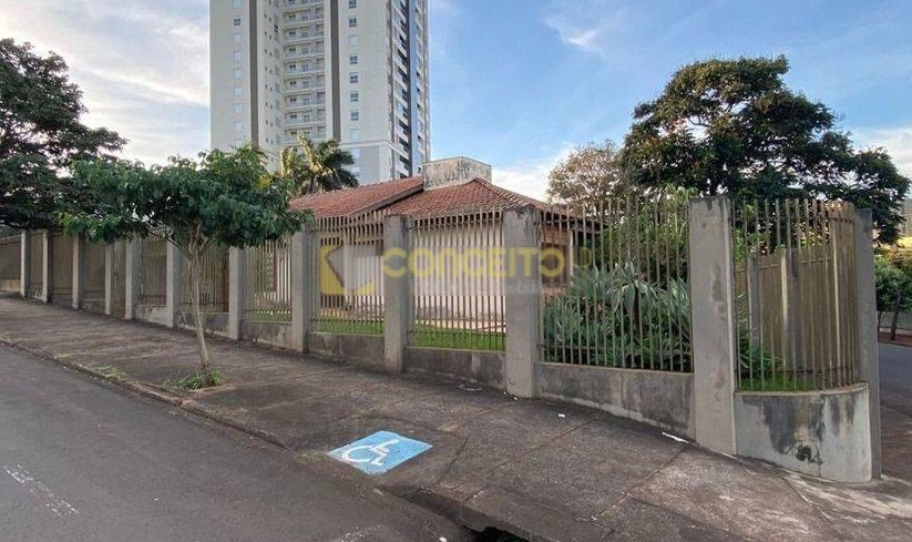 Casa Residencial para venda no Centro em Cambe com 664m² por R$ 1.100.000,00
