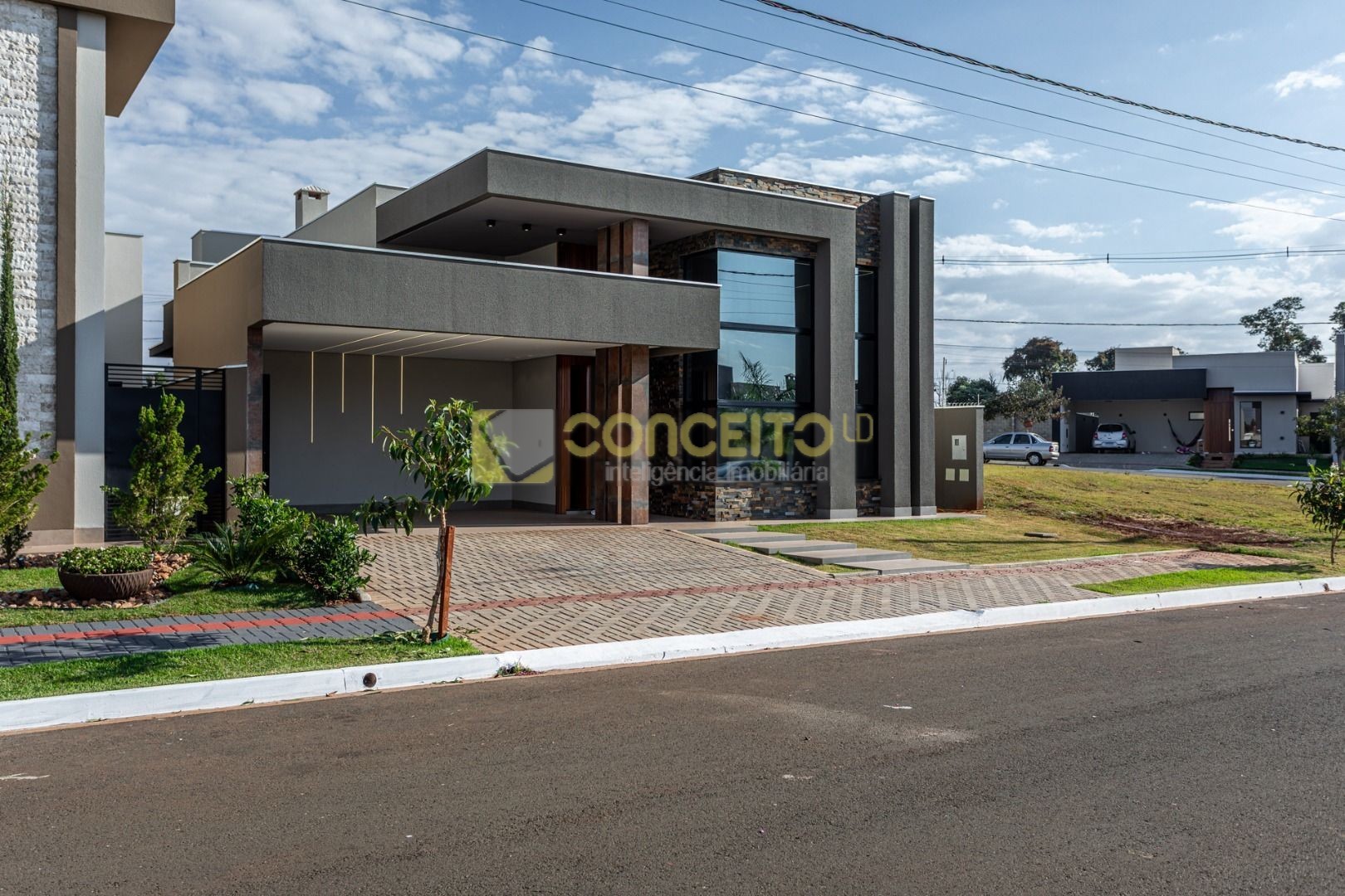 Casa de Condominio para venda no Vila Salome em Cambe com 300m² por R$ 1.790.000,00