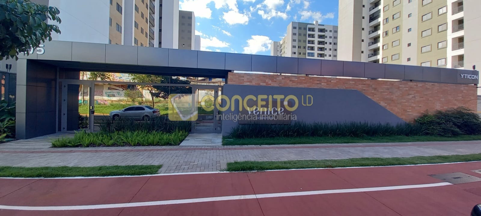 Apartamento para locacao no Centro em Londrina com 104,85m² por R$ 2.700,00