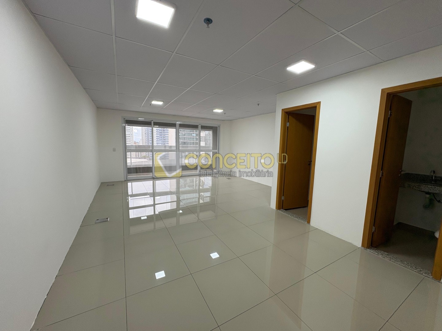 Sala Comercial para locacao no Gleba Fazenda Palhano em Londrina com 0m² por R$ 3.500,00