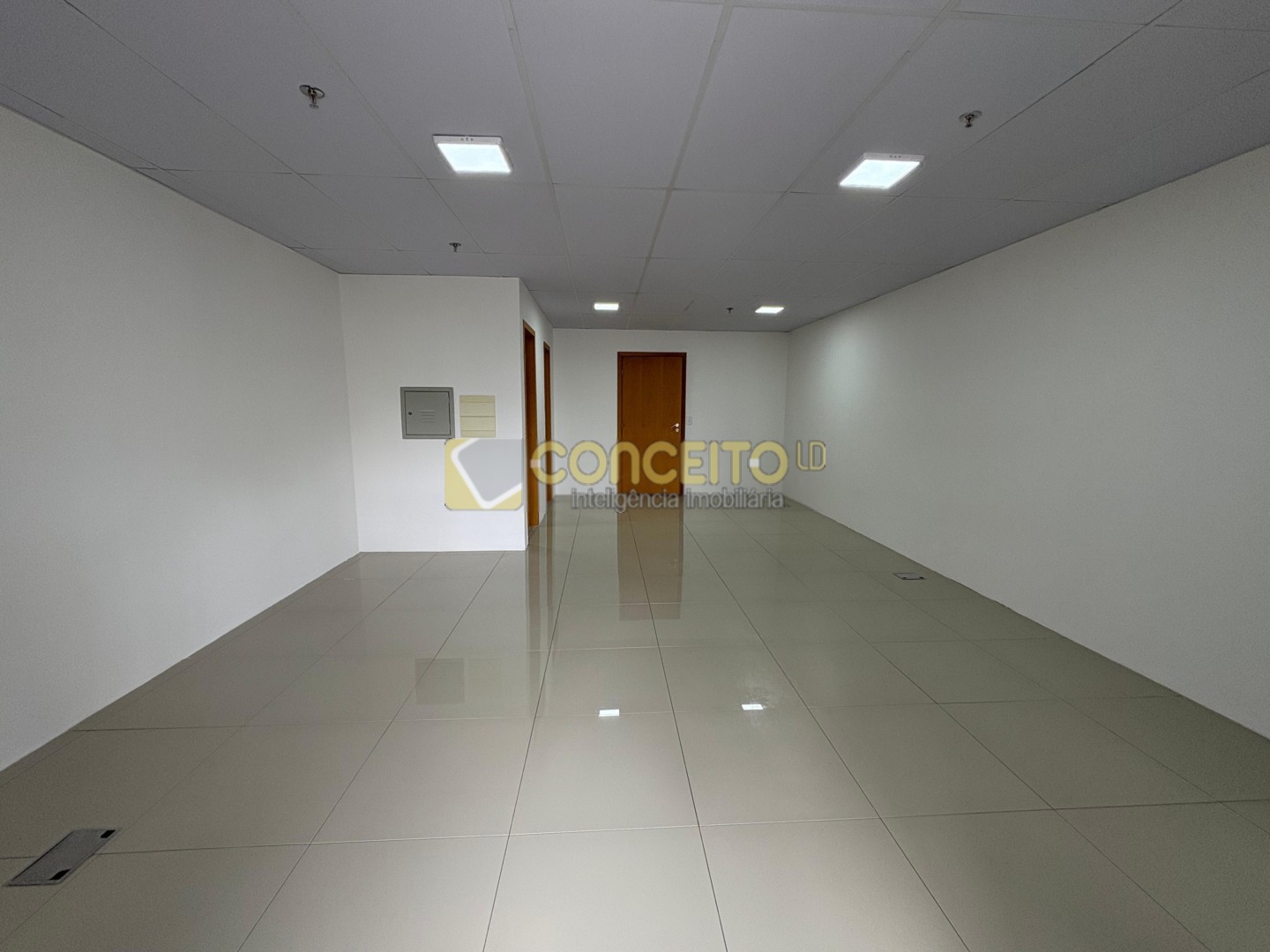 Sala Comercial para locacao no Gleba Fazenda Palhano em Londrina com 0m² por R$ 3.500,00