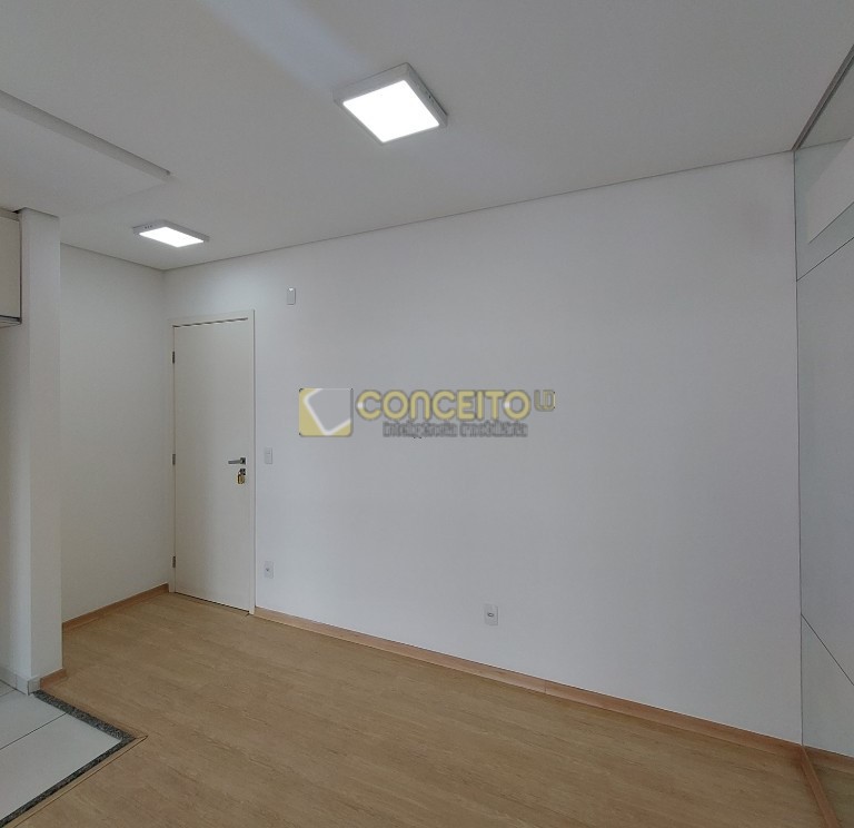 Apartamento para locacao no Centro em Londrina com 85,76m² por R$ 2.500,00