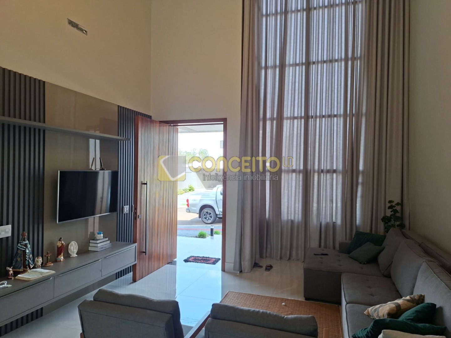 Sobrado para venda no Vila Salome em Cambe com 300m² por R$ 1.890.000,00