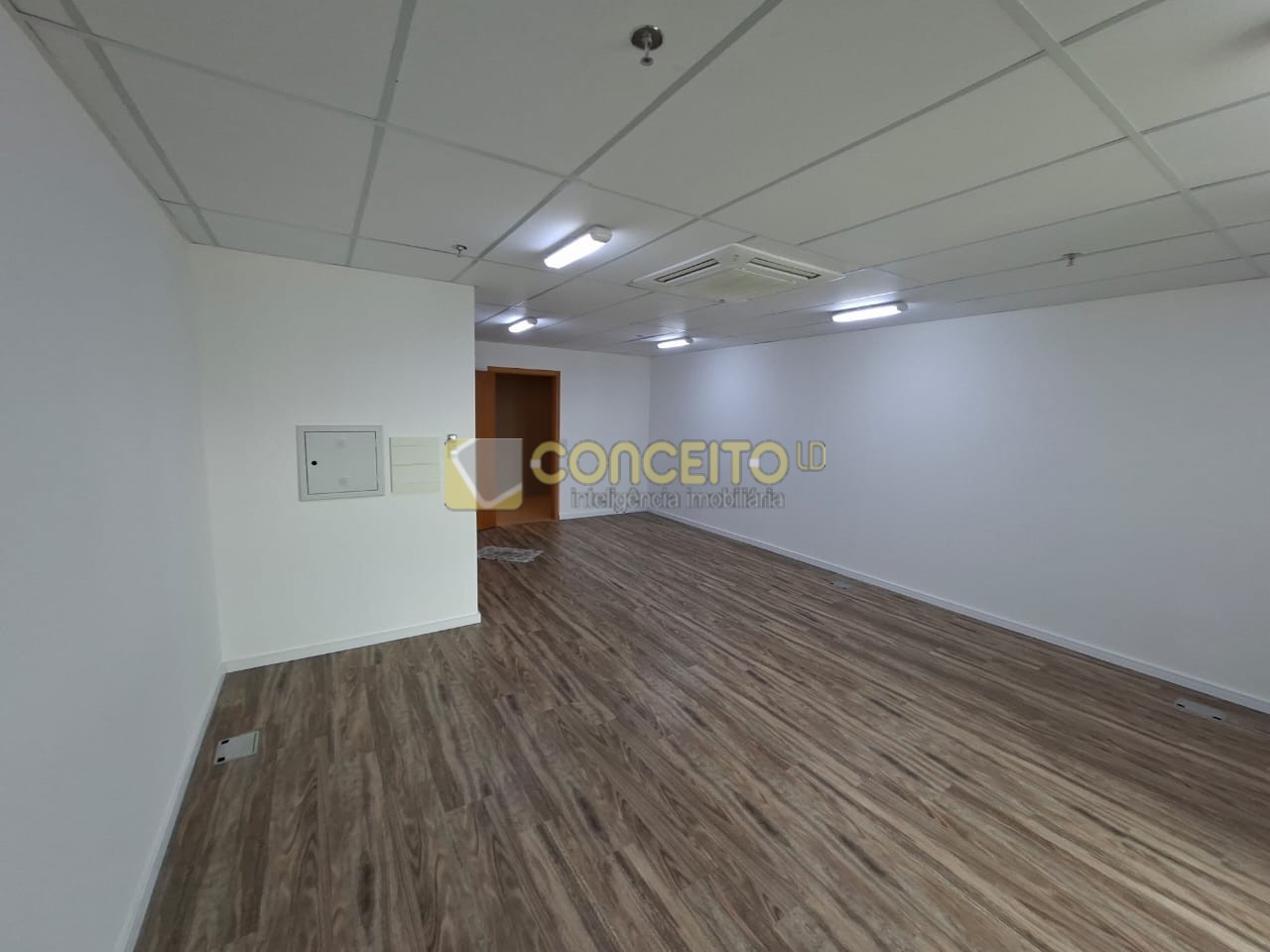 Sala Comercial para locacao no Gleba Fazenda Palhano em Londrina com 0m² por R$ 3.500,00