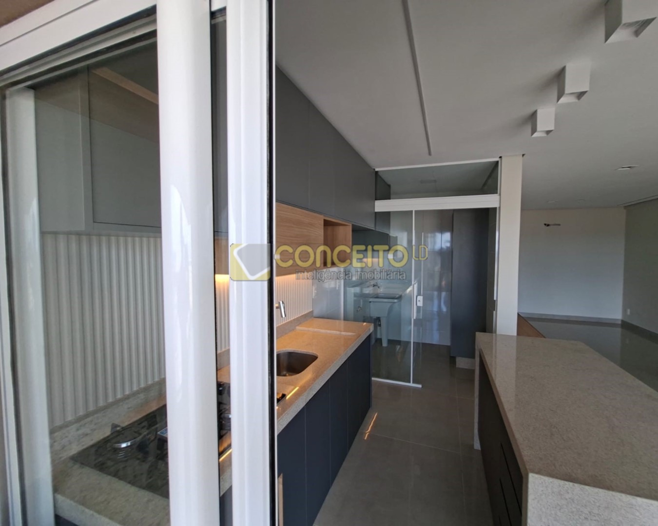 Apartamento para vendalocacaovenda e locacao no Centro em Cambe com 214m² por R$ 1.000.000,004.100,00