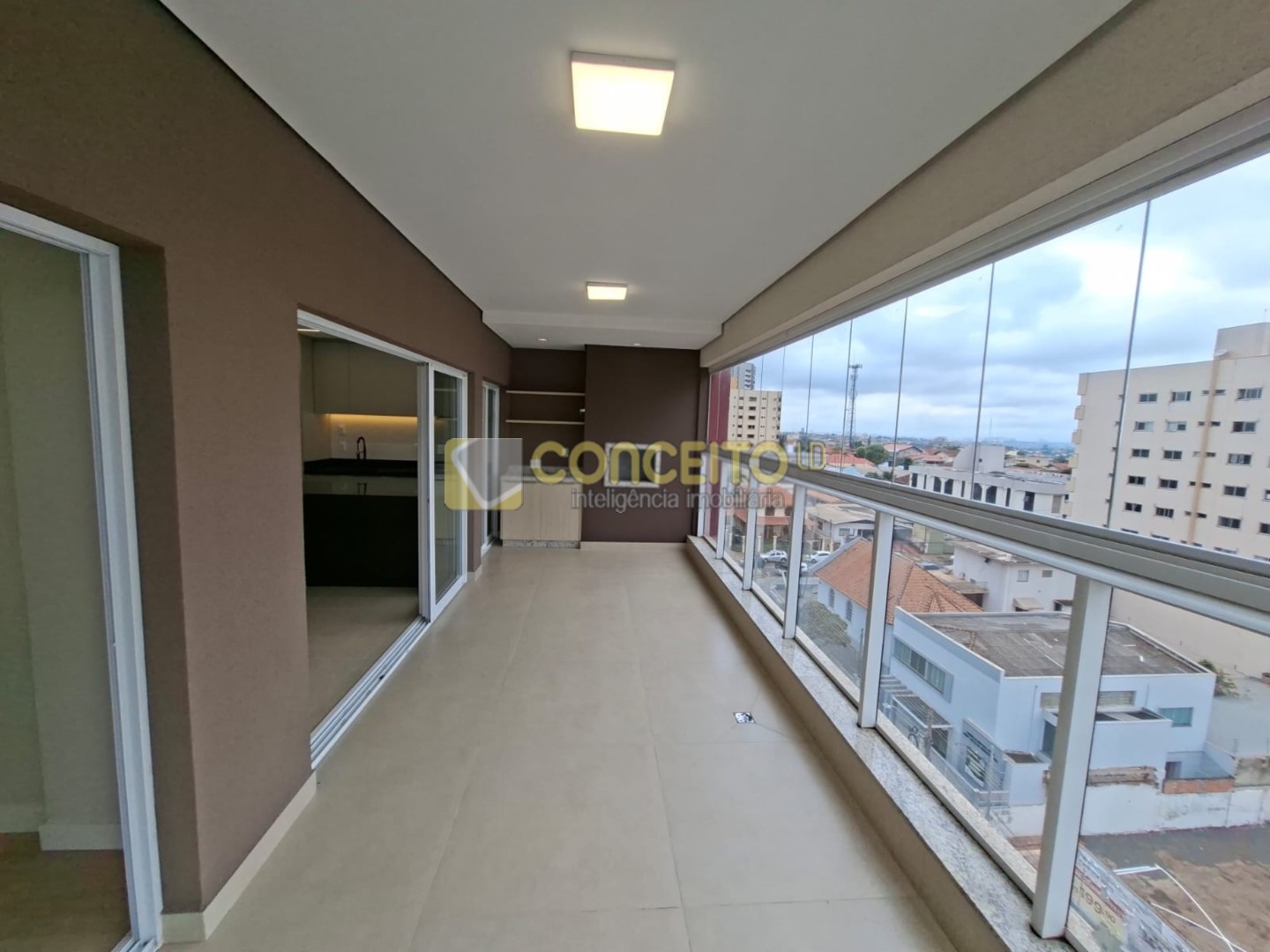 Apartamento para venda no Centro em Cambe com 214,45m² por R$ 950.000,00