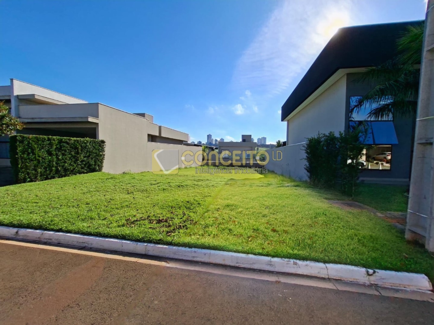 Terreno para venda no Centro em Cambe com 336m² por R$ 420.000,00