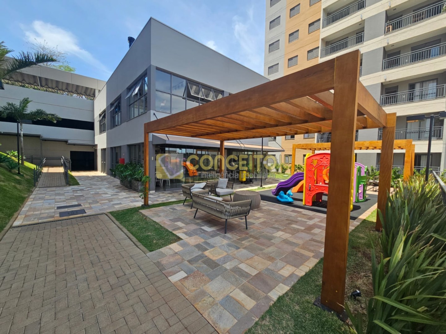 Apartamento para locacao no Gleba Fazenda Palhano em Londrina com 103m² por R$ 2.800,00