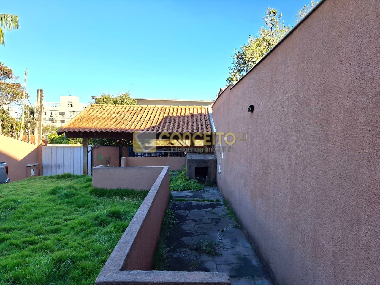 Sobrado para venda no Claudia em Londrina com 250m² por R$ 700.000,00