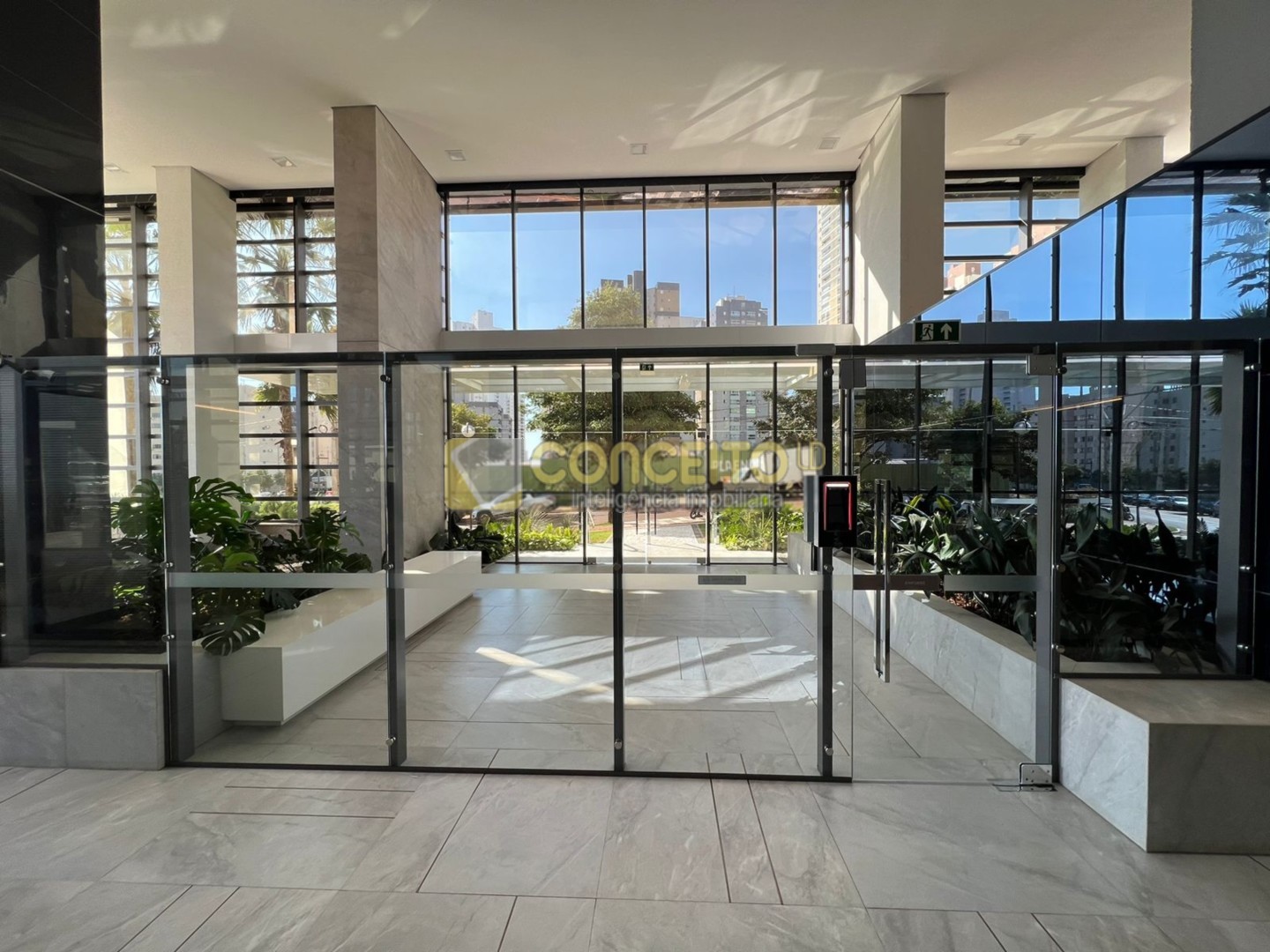 Apartamento para vendalocacaovenda e locacao no Gleba Fazenda Palhano em Londrina com 390m² por R$ 2.700.000,0016.000,00
