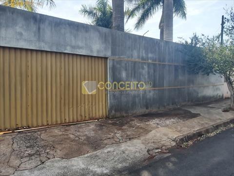 Casa para vendalocacaovenda e locacao no Columbia em Londrina com 450m² por R$ 550.000,002.500,00