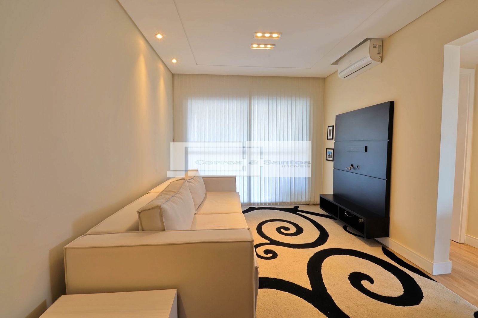 Apartamento para locacao no Centro em Curitiba com 70m² por R$ 6.875,00