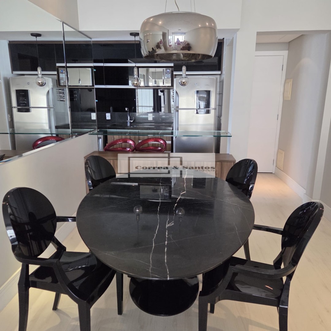 Apartamento para locacao no Centro em Curitiba com 70m² por R$ 6.250,00