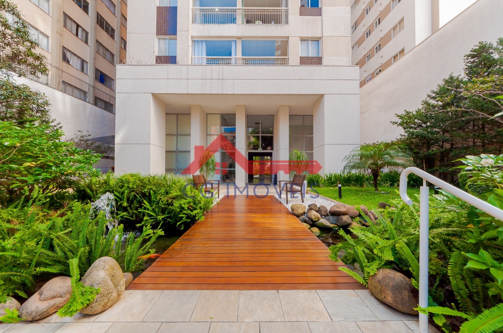 Apartamento para locacao no Centro em Curitiba com 50m² por R$ 4.750,00