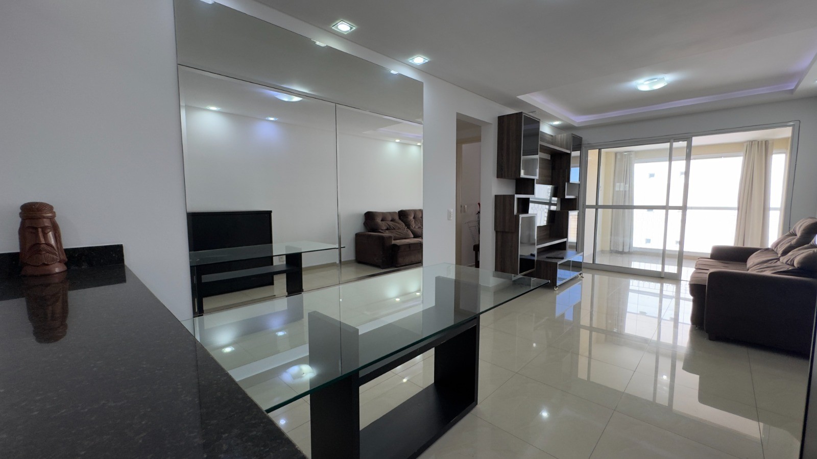 Apartamento para locacao no Centro em Curitiba com 70,43m² por R$ 6.000,00