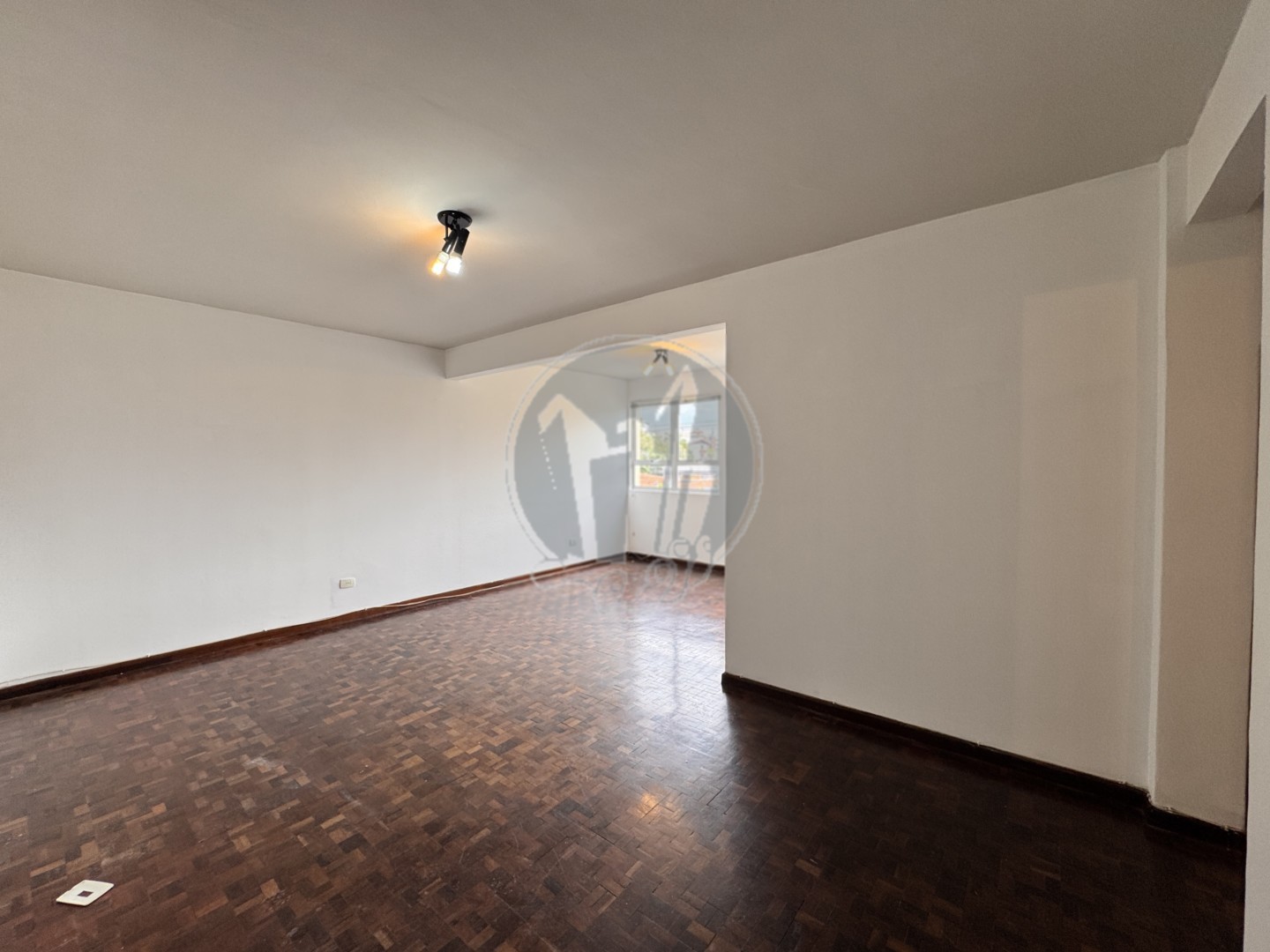 Apartamento para locacao no Juveve em Curitiba com 104m² por R$ 3.000,00