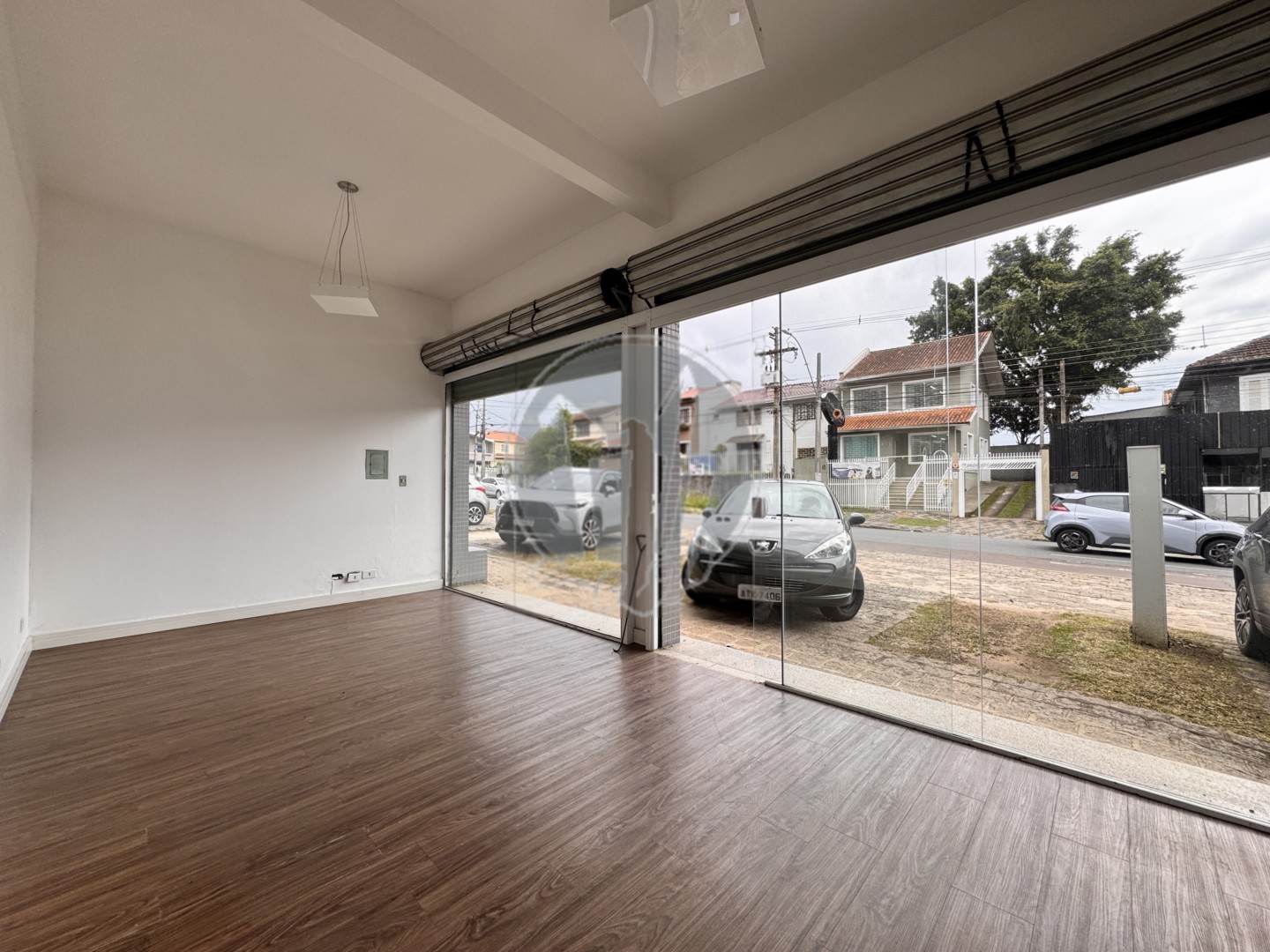 Ponto Comercial/Loja para alugar em Vila Izabel, Curitiba — Portal Chave Fácil
