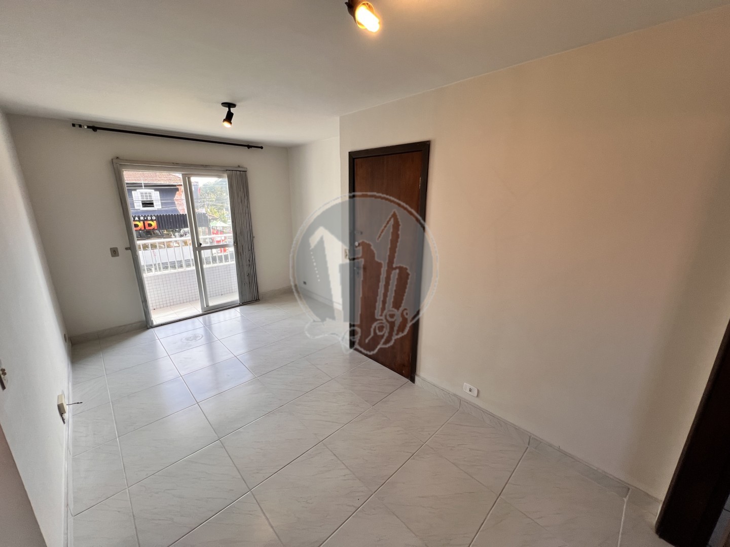 Apartamento para locacao no Agua Verde em Curitiba com 72,8m² por R$ 2.250,00