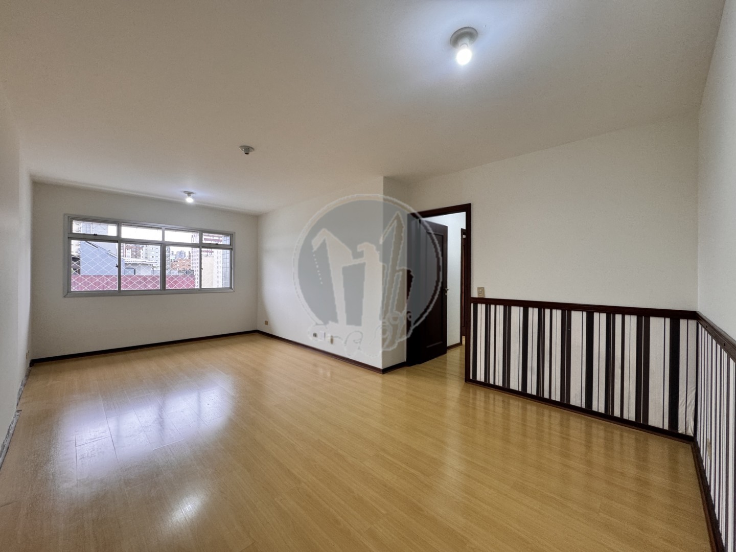 Apartamento para locacao no Bigorrilho em Curitiba com 190,71m² por R$ 4.000,00