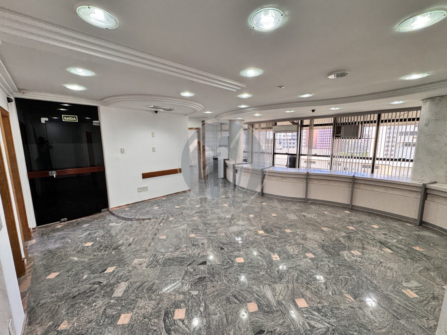 Conjunto Comercial para locacao no Centro em Curitiba com 227,1m² por R$ 5.250,00