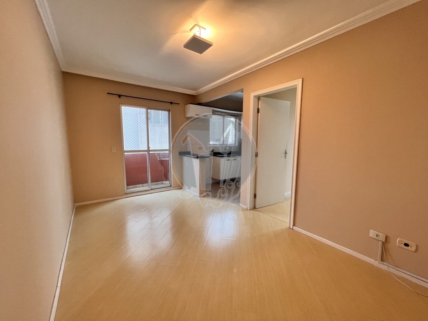 Apartamento para locacao no Novo Mundo em Curitiba com 70m² por R$ 1.562,50