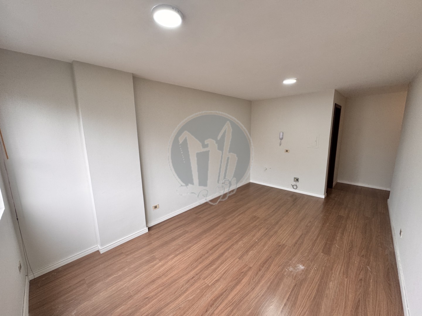 Conjunto Comercial para locacao no Centro em Curitiba com 34,4m² por R$ 812,50