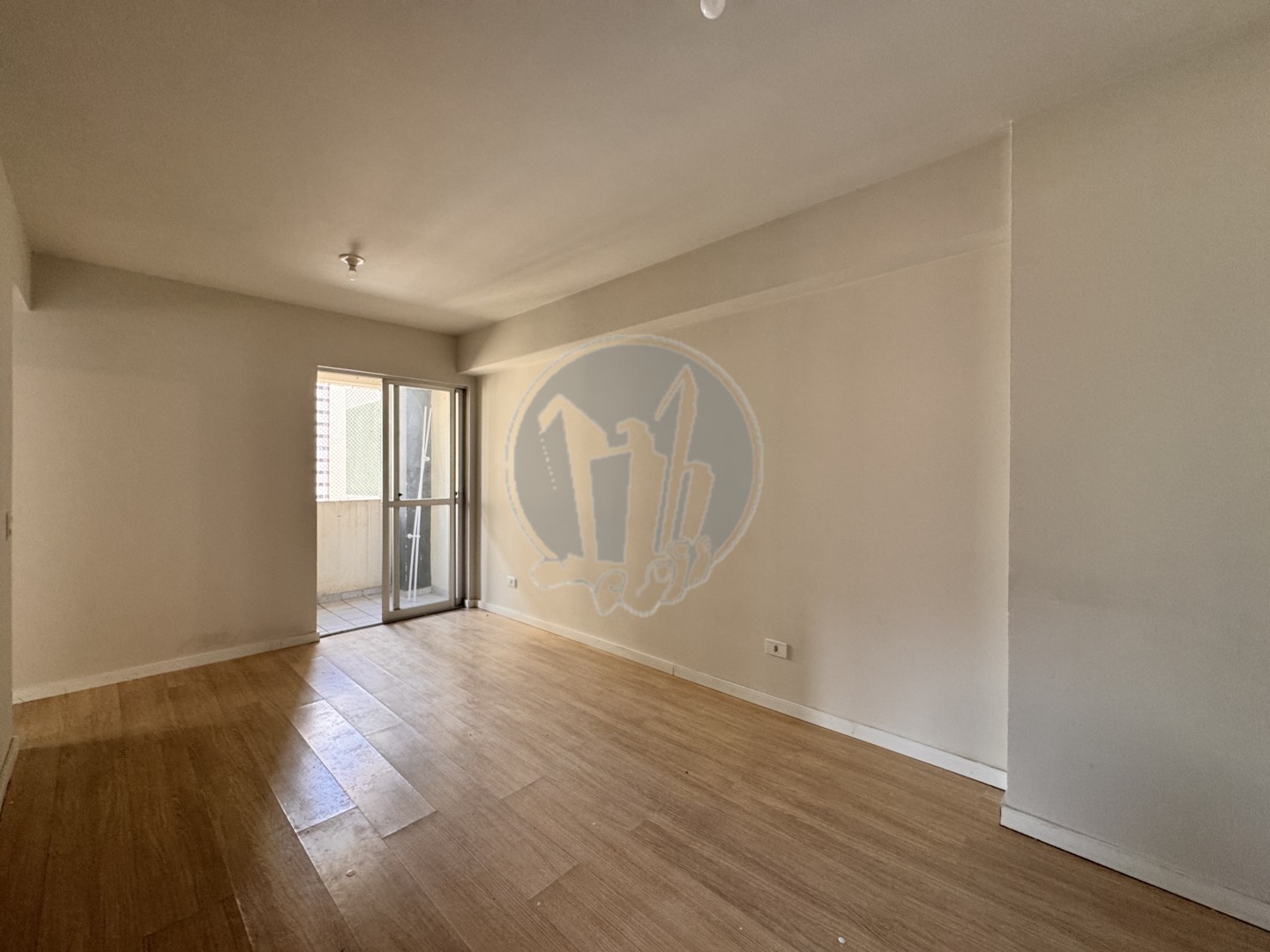 Apartamento para locacao no Centro em Curitiba com 54,96m² por R$ 2.062,50