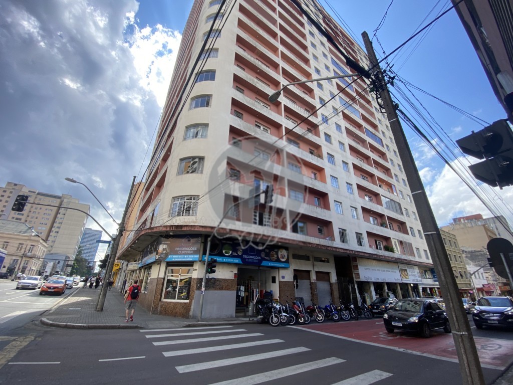 Apartamento para locacao no Centro em Curitiba com 53,3m² por R$ 2.000,00