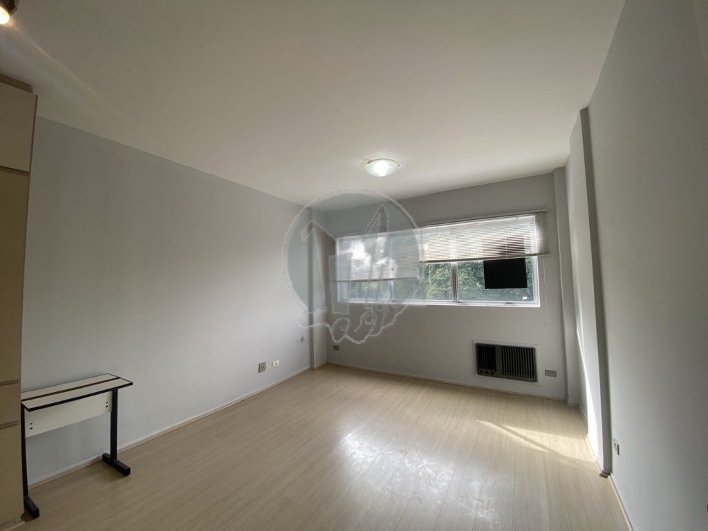 Conjunto Comercial para locacao no Hugo Lange em Curitiba com 38,85m² por R$ 1.375,00