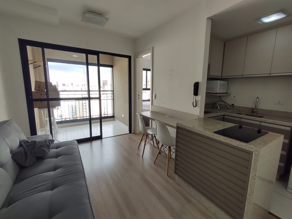 Apartamento para locacao no Centro em Curitiba com 81,5m² por R$ 2.625,00