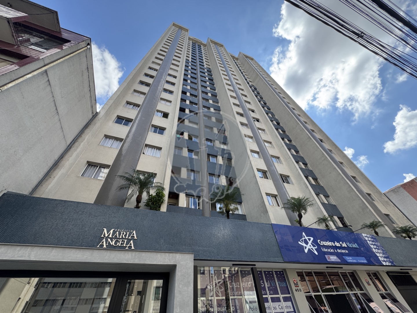 Apartamento para locacao no Centro em Curitiba com 112,29m² por R$ 2.875,00