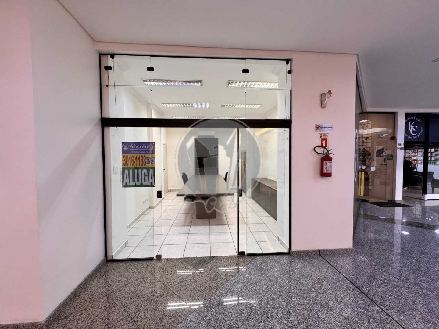 Loja para locacao no Centro em Curitiba com 47,4m² por R$ 1.375,00