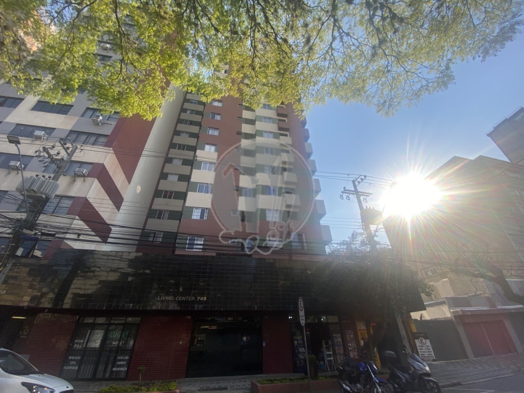 Kitinet para locacao no Centro em Curitiba com 30,4m² por R$ 1.125,00