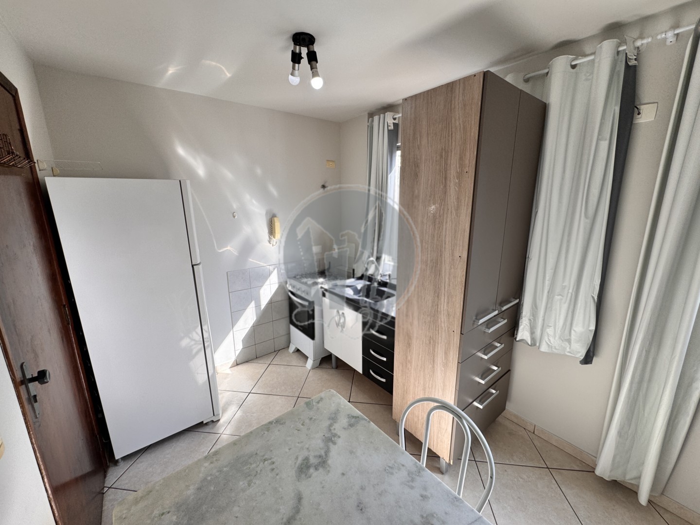 Studio para locacao no Centro em Curitiba com 30,4m² por R$ 1.562,50