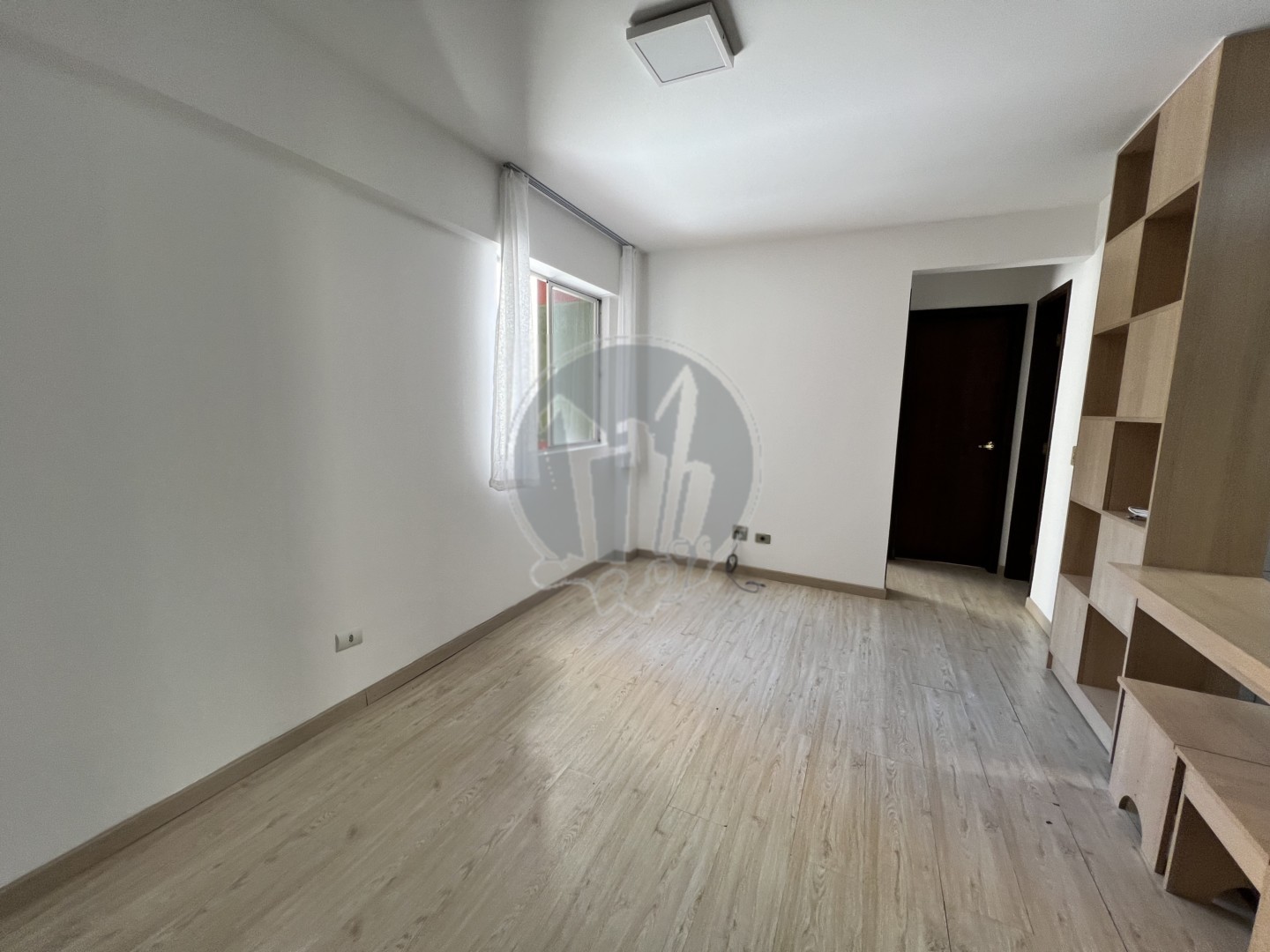 Apartamento para locacao no Centro em Curitiba com 54,46m² por R$ 2.250,00