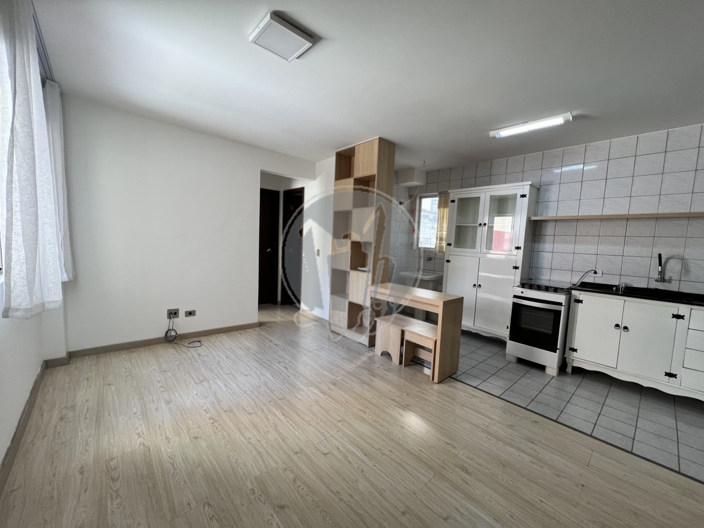 Apartamento para locacao no Centro em Curitiba com 54,46m² por R$ 2.250,00