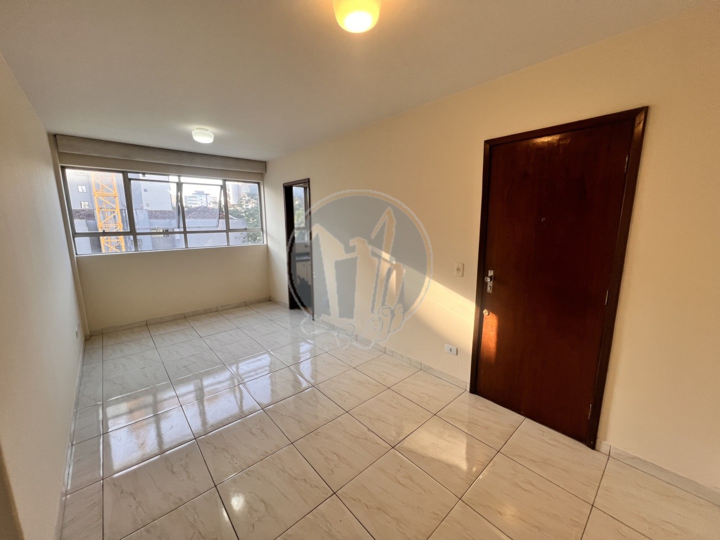 Apartamento para locacao no Centro em Curitiba com 50,7m² por R$ 1.875,00