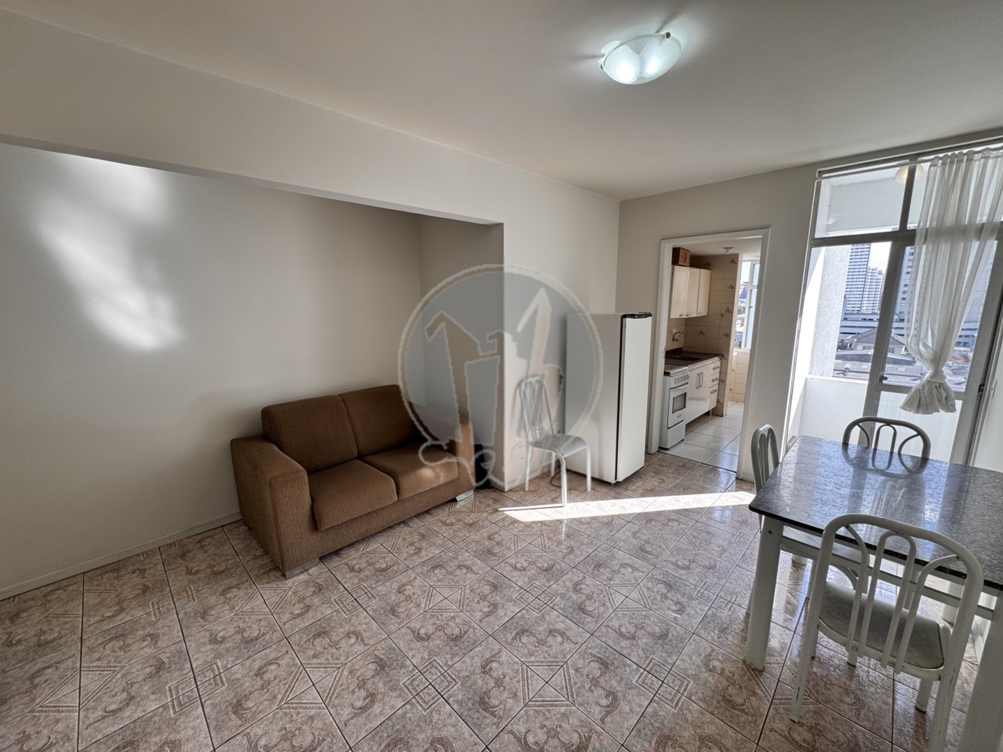 Apartamento para locacao no Centro em Curitiba com 50,33m² por R$ 1.987,50