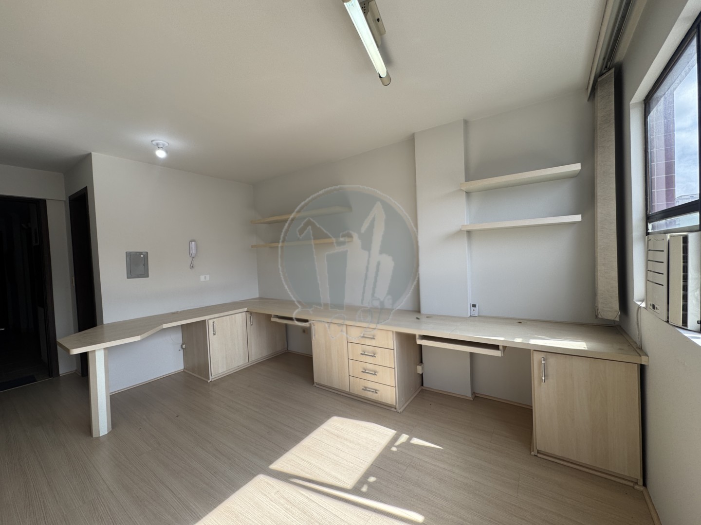 Conjunto Comercial para venda no Centro em Curitiba com 26,5m² por R$ 115.000,00