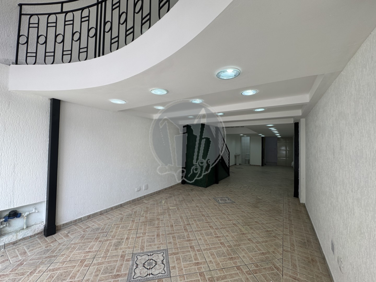 Loja para locacao no Centro em Curitiba com 90,91m² por R$ 3.750,00