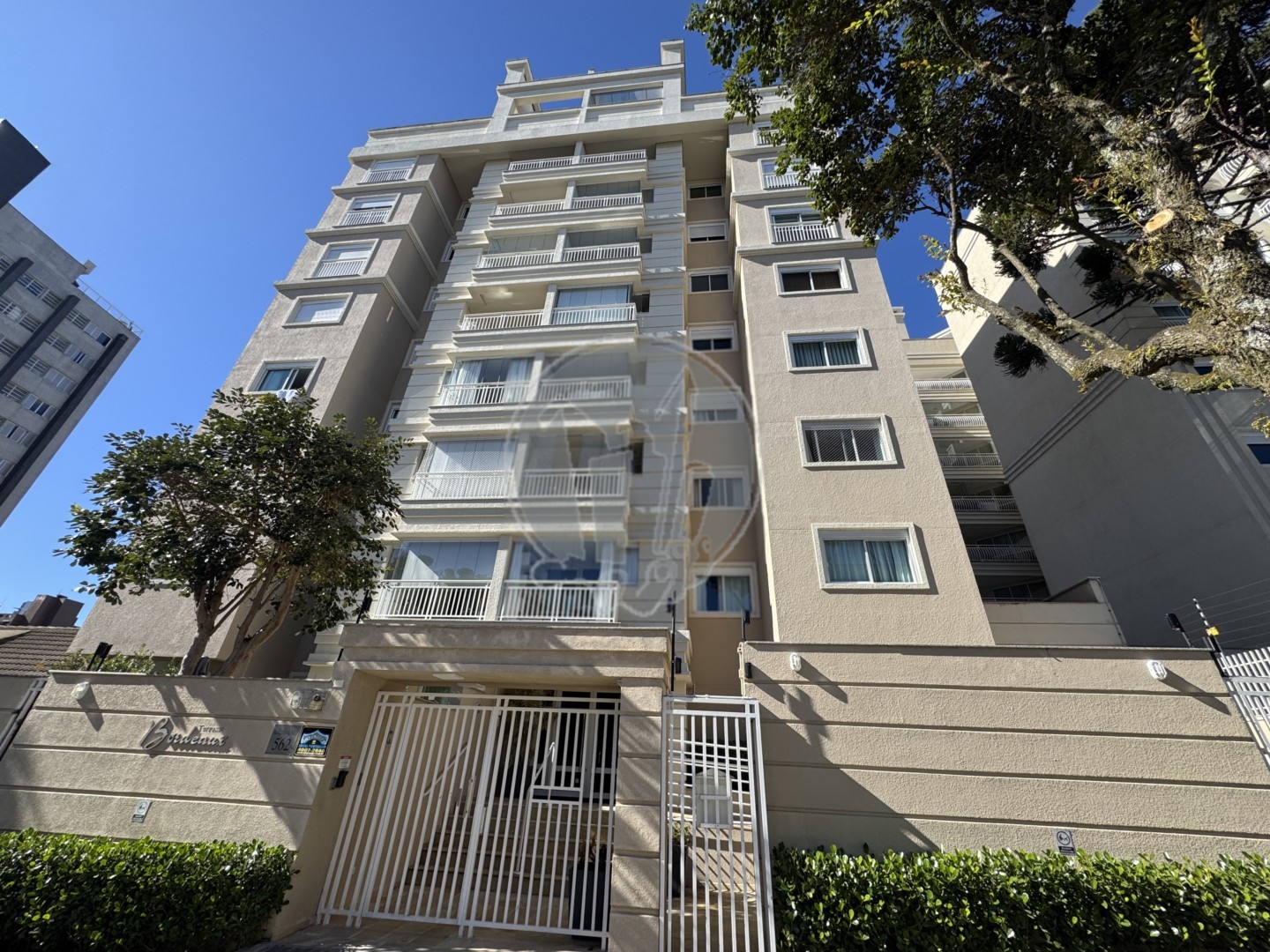 Apartamento para locacao no Juveve em Curitiba com 176,13m² por R$ 6.500,00