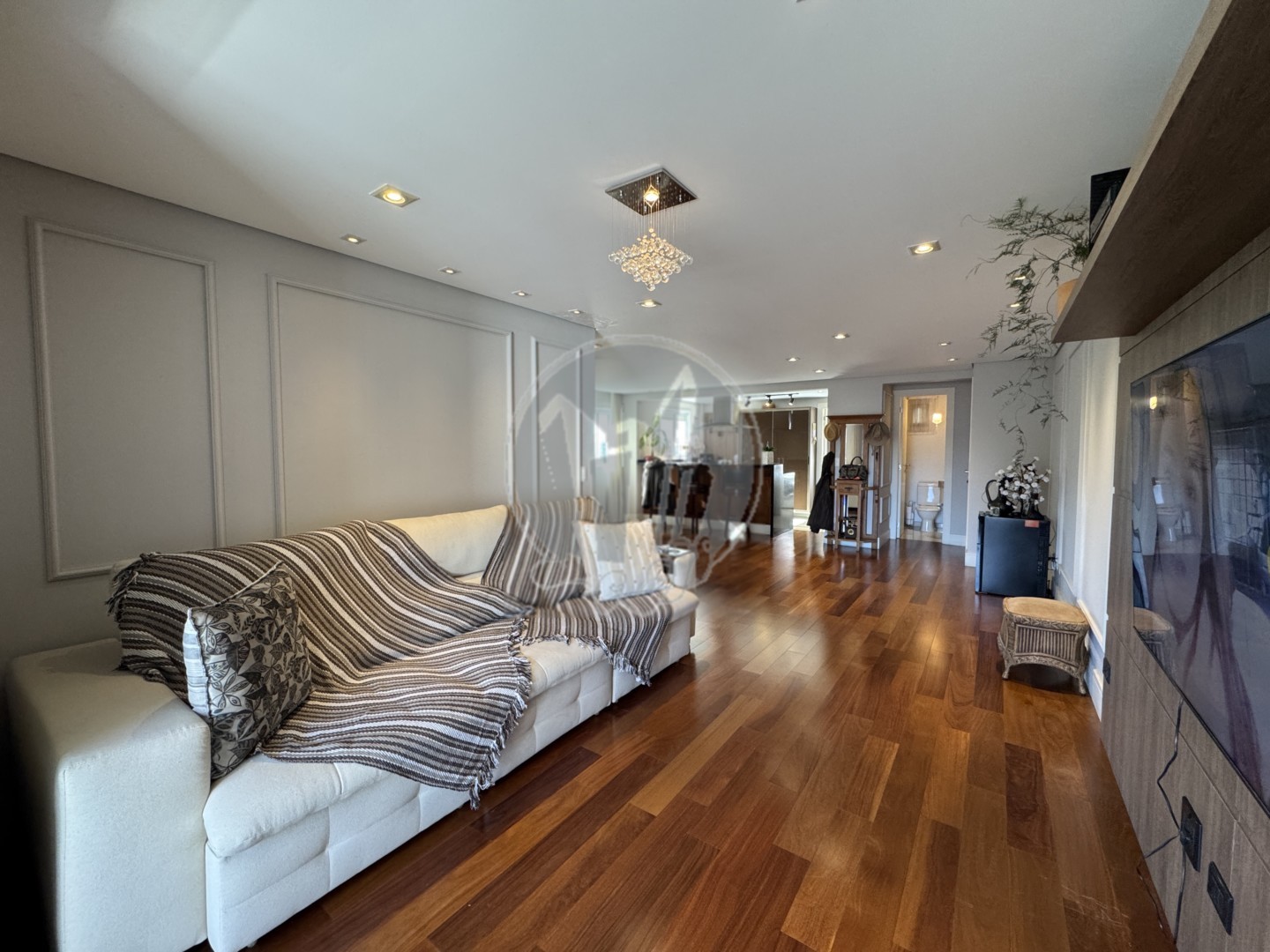 Apartamento para locacao no Juveve em Curitiba com 176,13m² por R$ 6.500,00