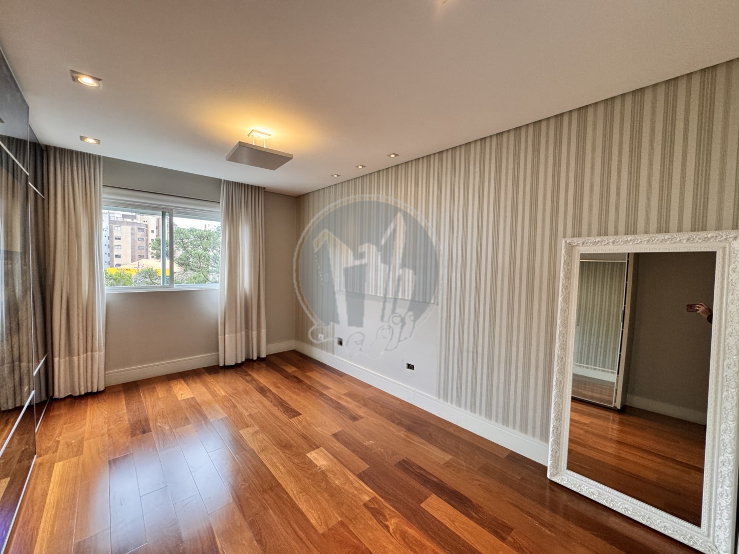 Apartamento para alugar em Juveve, Curitiba — Imobiliária Andrade
