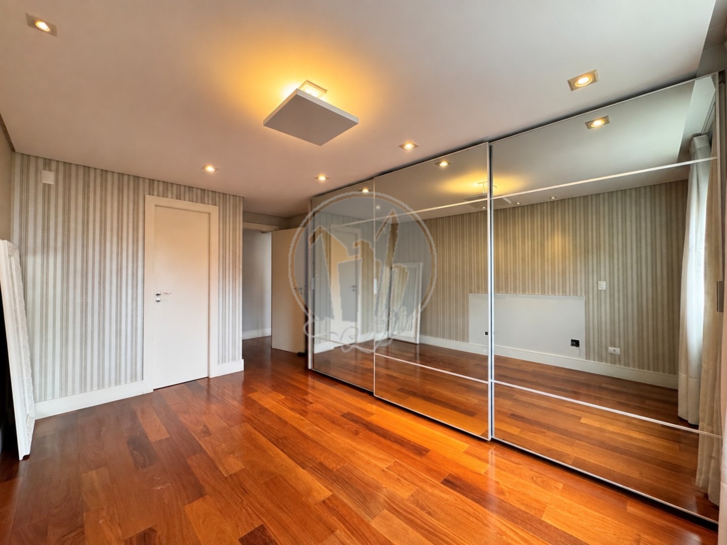 Apartamento para alugar em Juveve, Curitiba — Imobiliária Andrade