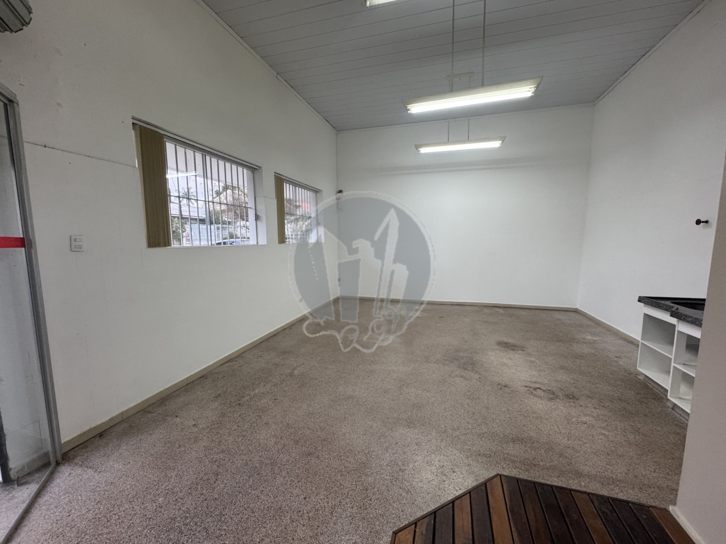Loja para locacao no Jardim Social em Curitiba com 36,5m² por R$ 2.500,00