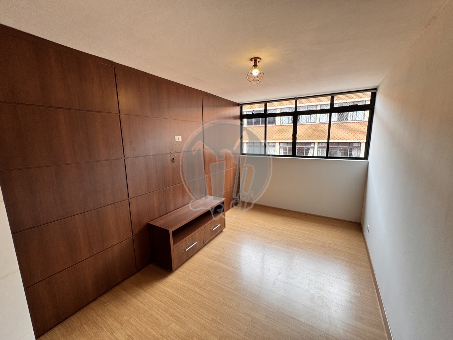 Apartamento para venda no Cristo Rei em Curitiba com 86,1m² por R$ 335.000,00