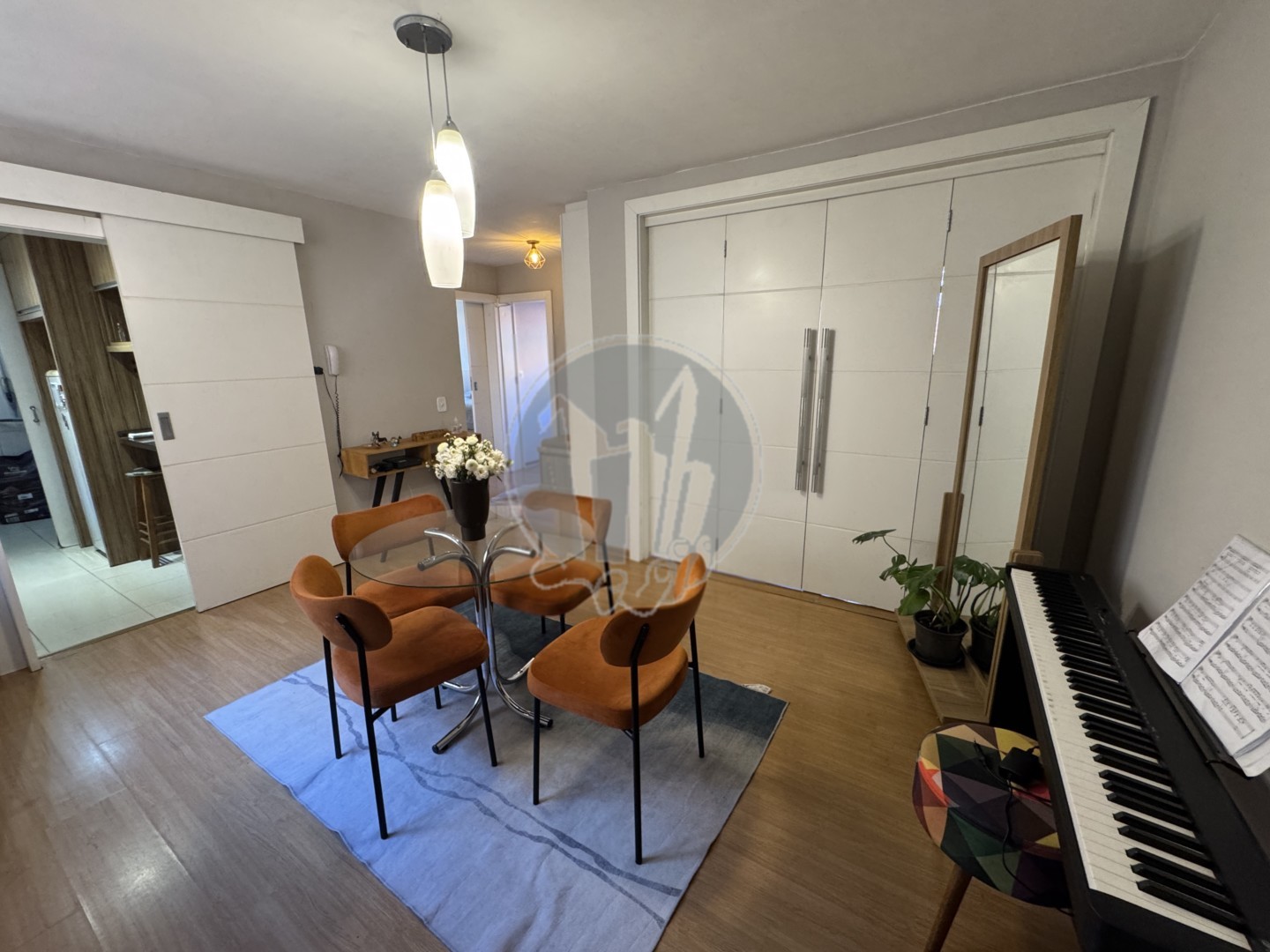 Apartamento para venda no Cristo Rei em Curitiba com 86,1m² por R$ 335.000,00